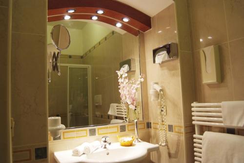 Hotel Adria - image 8