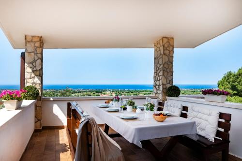 Villa vista mare, piscina e parco giochi, Polignano a Mare