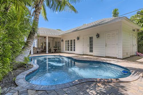 Palm Beach Oasis - 3bd3ba - Private Pool & Parking - image 7