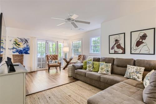 Palm Beach Oasis - 3bd3ba - Private Pool & Parking - image 13