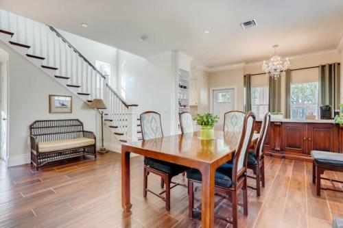 Pink House - Modern 3bd-3ba - Parking - Porch - image 7