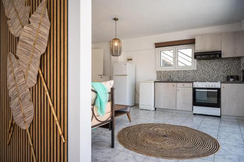 Livadaki Elegant Seaside Apartment in Other