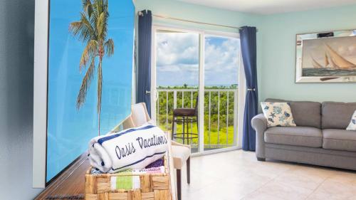 Sunrise Sanctuary - Top Floor Ocean Pointe 2415 in Key Largo, USA