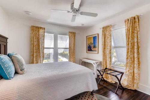 The Periwinkle House - 4bd-2ba - Sleep 10 - image 12