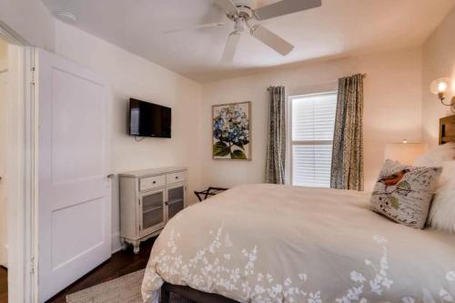 The Periwinkle House - 4bd-2ba - Sleep 10 - image 3