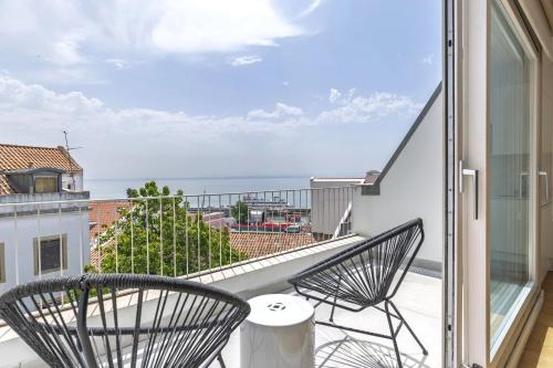 Penthouse on the Tagus in Alfama by LovelyStay, Лиссабон