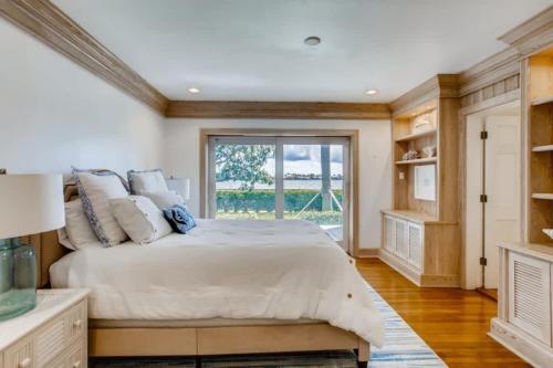 Villa Dolce Vita - Luxuriate in Sweeping Intracoastal Views of Palm Beach in Palm Beach International Airport