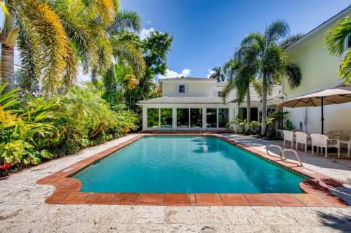 Villa Dolce Vita - Luxuriate in Sweeping Intracoastal Views of Palm Beach in Palm Beach International Airport