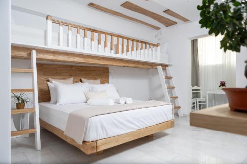 Studios Stratos in Naxos Island