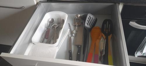 Kitchen, 4 Guests - Pet Friendly - 13 min to the Beach in Wallisdown and Winton West