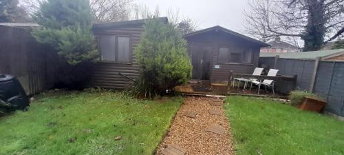 Facilities, 4 Guests - Pet Friendly - 13 min to the Beach in Wallisdown and Winton West