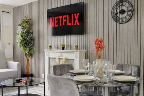 Thames Family Retreat, 2 bed house, Sleeps 6, with Parking and Garden gîte à louer Barking Point