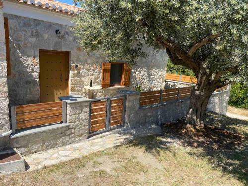 Cheerful 3 bedroom cottage with indoor fireplace - Location saisonnière - Avgón