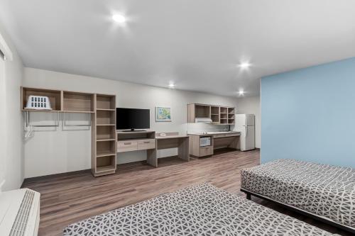 Sleeps 4