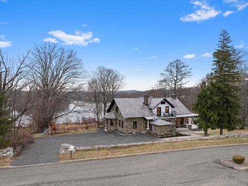 Lakeside Haven - Ultimate Relaxation Spot