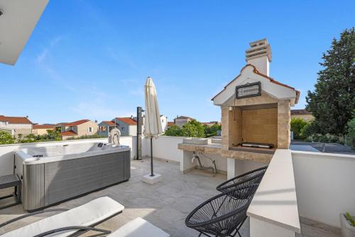 Appartmants 1 with pool and private jakuzzi 4