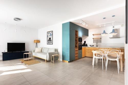 Przestronny apartament PARKING by NEARTOpl, Cracovia