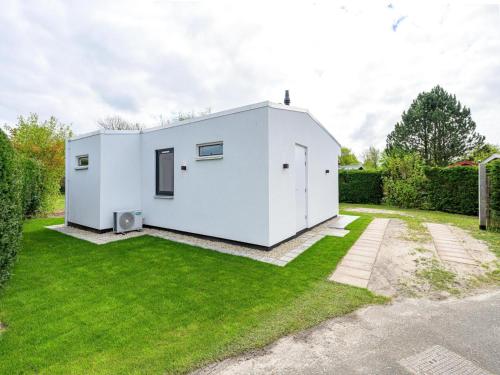 Exterior view, Eureka 36 bungalow for 4-guests with garden in Schagen