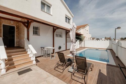 Chalet con piscina privada a 200 m de la playa