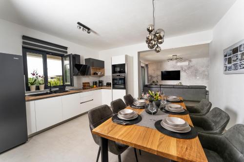 Istra 3 bedroom Villa & pool Retreat in Sveti Bartul