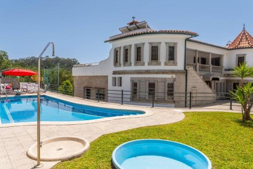 Calejo House – Pool & Sports & Grill Retreat chambre d'hôte Trogal