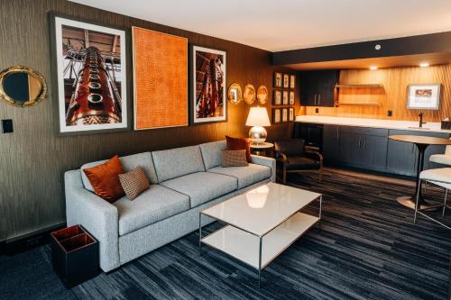The Trail Hotel - image 8