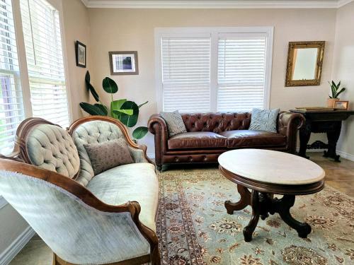 Craftsman by Downtown Uvalde