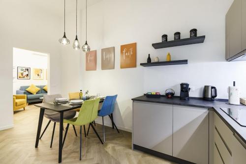 Two-Bedroom Deluxe Apartment image 6