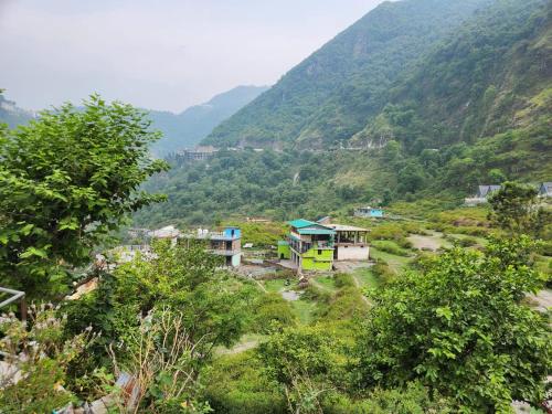 Down Hill Homestays in Ram Gaon