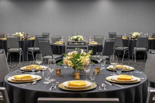 Holiday Inn Coralville - Iowa City By IHG - 회의실/연회장