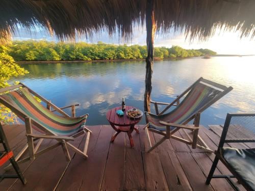 Mangrove Island Cabanas in 波内洛亚