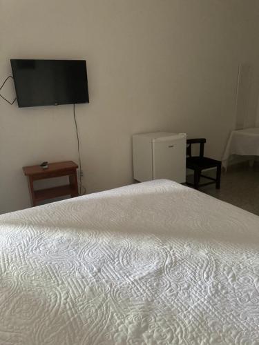 1 double bed, 1 twin bed