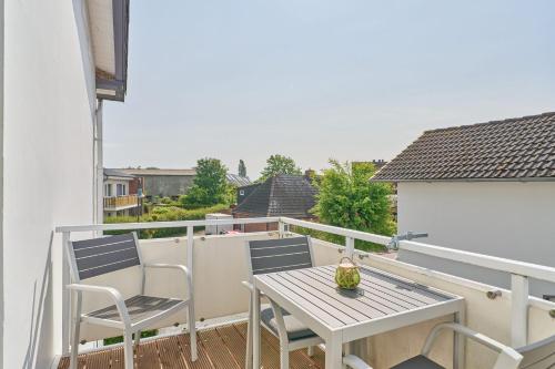 Apartment with Balcony image 5