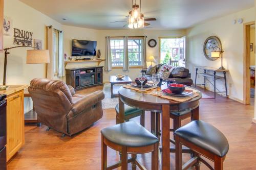 Newly Built Smoky Mountain Cabin Near Bryson City! in Bryson City, USA
