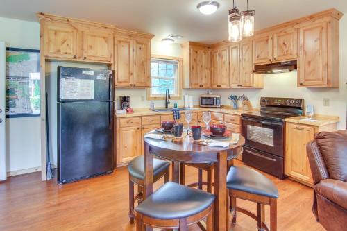 Newly Built Smoky Mtn Cabin Near Bryson City! - image 14