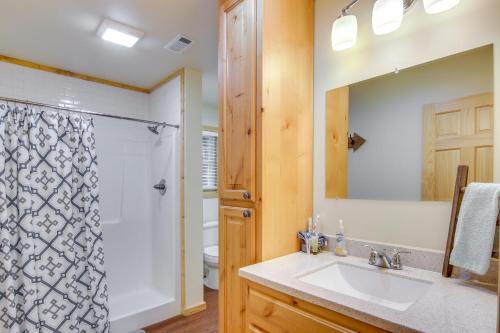 Newly Built Smoky Mtn Cabin Near Bryson City! - image 11