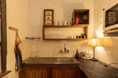 Arrábida Getaway - Jacuzzi & Mountain Views (Arrabida Getaway - Jacuzzi & Mountain Views) in ปาลเมรา