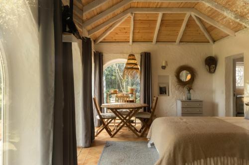 Arrábida Getaway - Jacuzzi & Mountain Views (Arrabida Getaway - Jacuzzi & Mountain Views) in ปาลเมรา