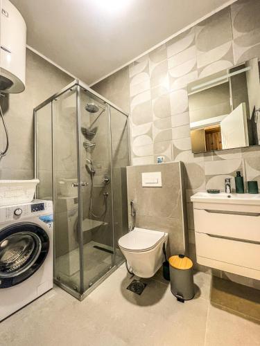 Deluxe One-Bedroom Apartment with City View room in Soho Apartments