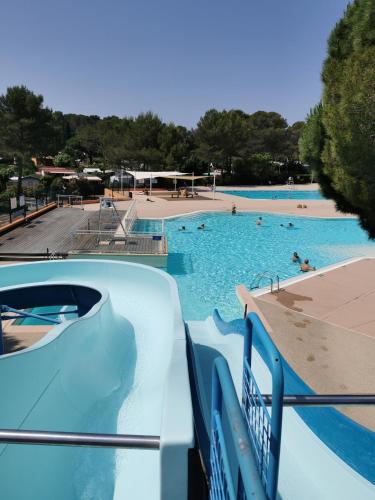Water park, Evasion tout confort pour 4 - Domaine avec 5 piscines & activites ! near Malpasset Dam