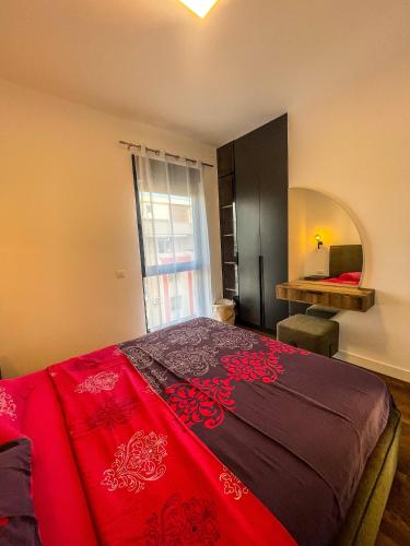 Deluxe Two-Bedroom Apartment with Garden View image 8