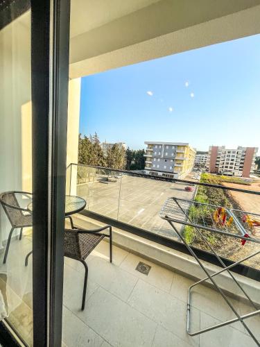 Deluxe Two-Bedroom Apartment with Garden View image 1