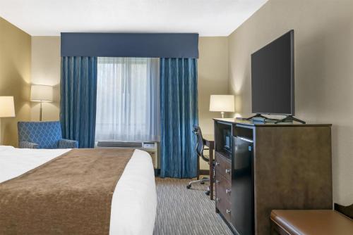Best Western Port Huron Blue Water Bridge - image 2