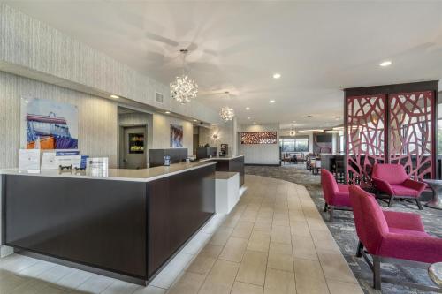 Best Western Plus Castlerock Inn & Suites - image 5