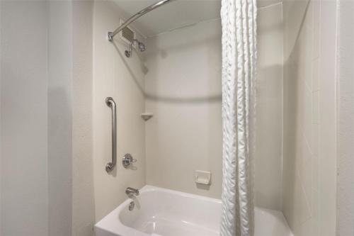 Best Western Plus Castlerock Inn & Suites - image 12
