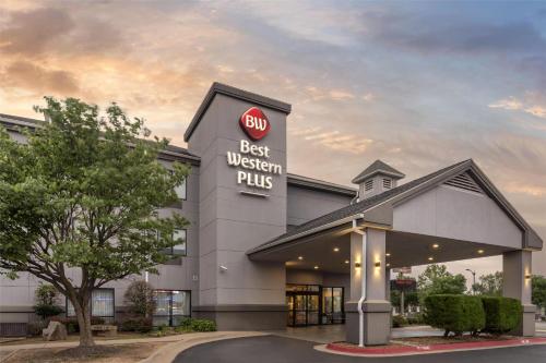 Best Western Plus Castlerock Inn & Suites - image 14