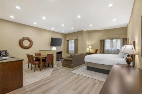 Best Western PLUS Vineyard Inn and Suites