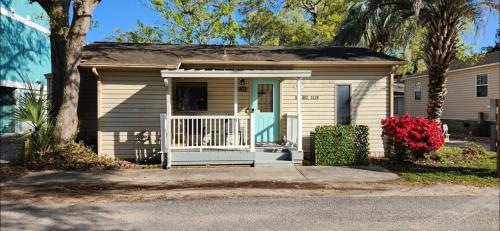 Renovated Beach Bungalow 2br15b Ocean Lakes N-51