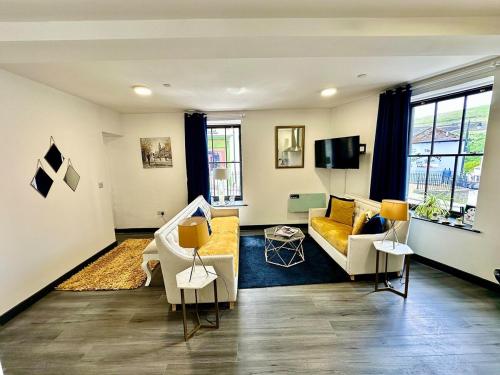 Luxury apartment, Mountain View in a Heritage Town in Blaenavon