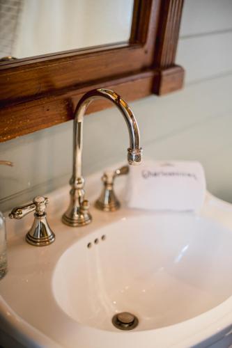 The Charlestonian - image 11